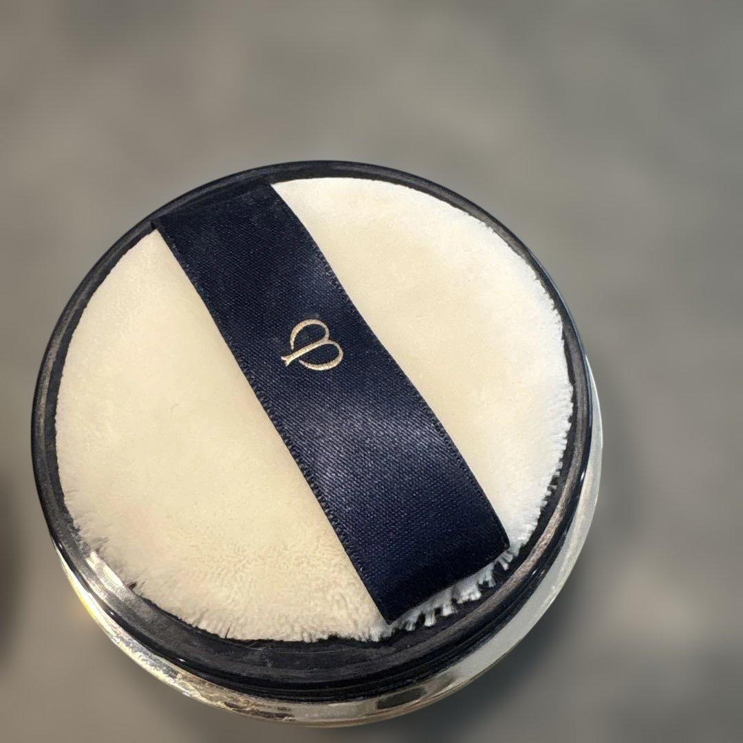 クレドポーボーテ　プードルトランスパラントn M フェイスパウダー　1ライト