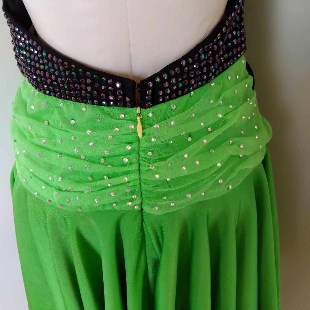 ダンス衣装　スパンコール　グリーン＆黒