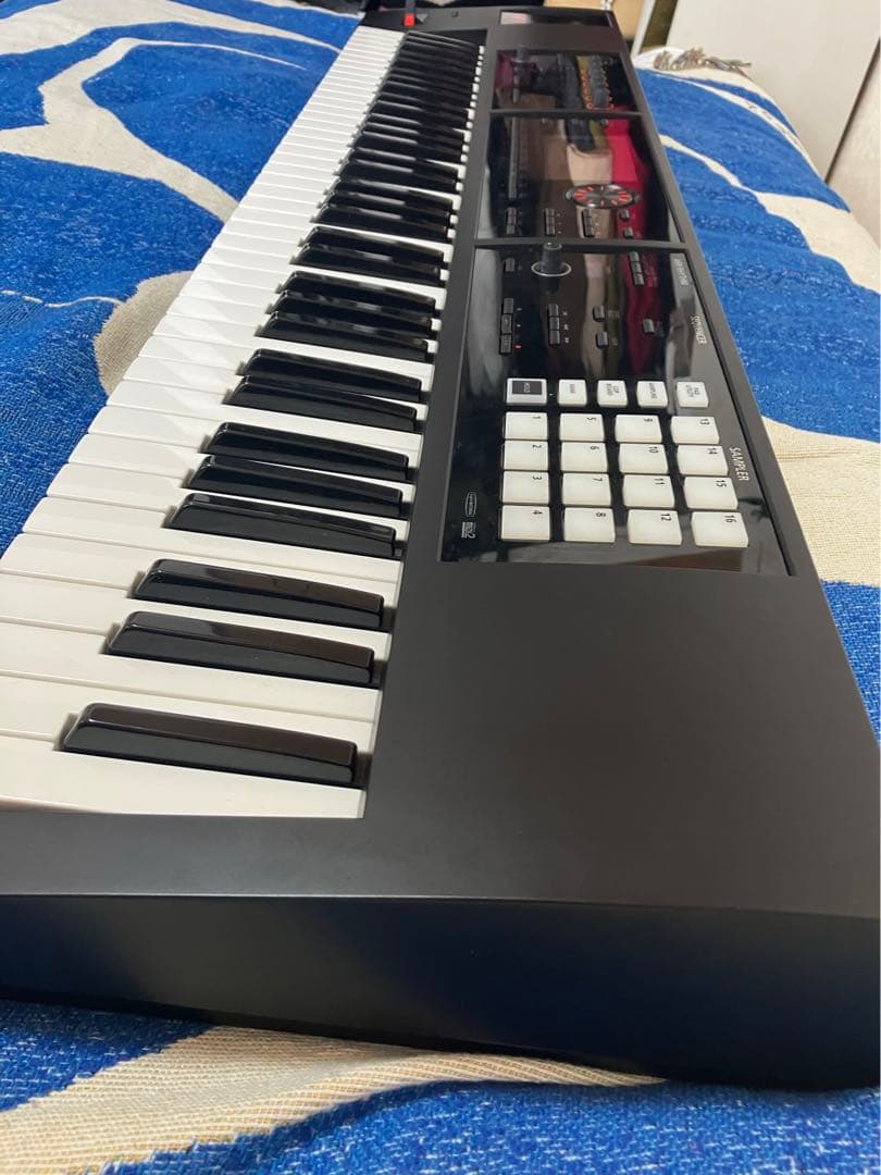 Roland FA07 シンセサイザー　FA-07 76鍵