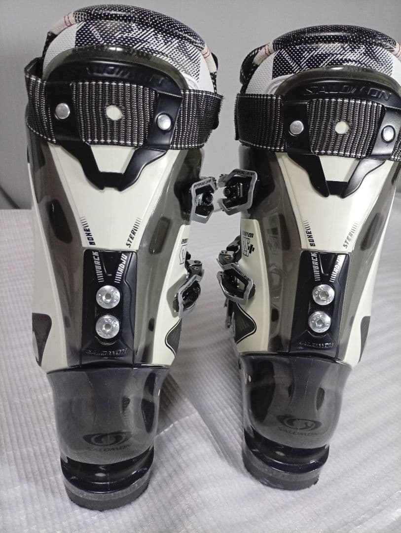 SALOMON ファルコン ST CS 26.0cm　カービング　パウダー