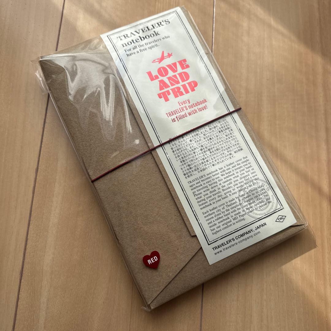 トラベラーズノート レギュラーサイズ LOVE AND TRIP レッド