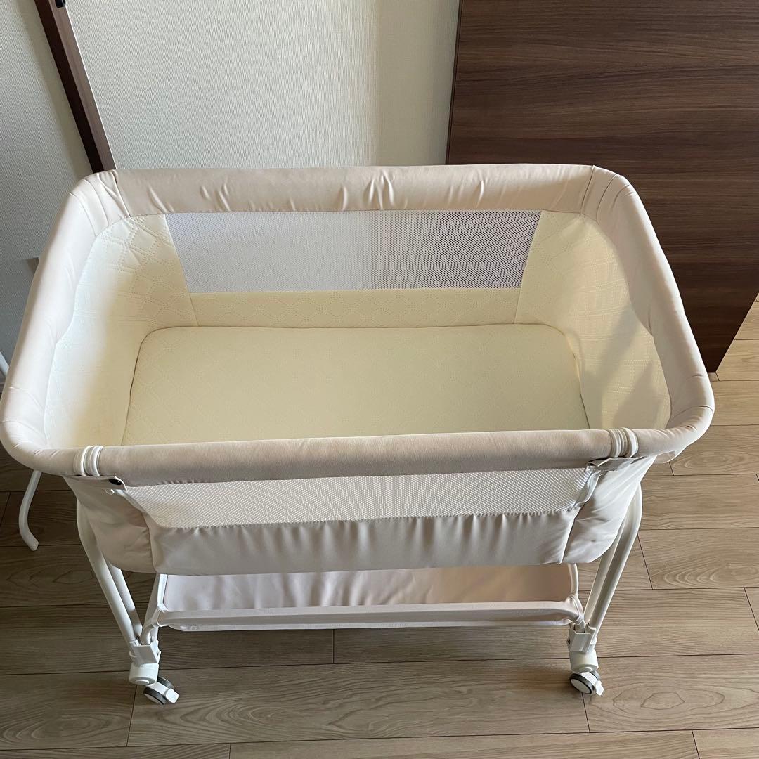 折り畳み ベビーベッド　ホワイト