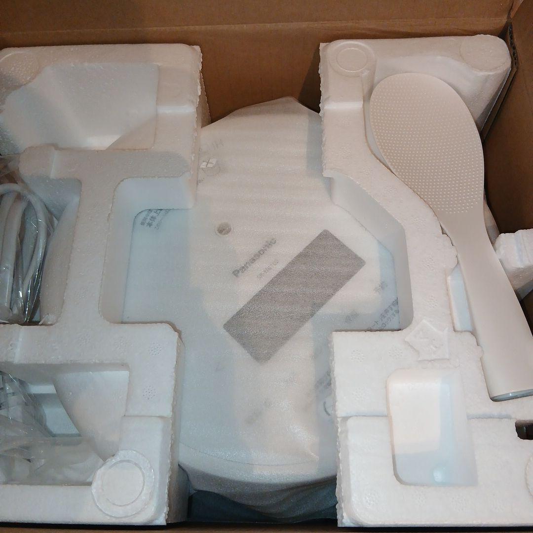 新品未使用品　Panasonic SR-NB102-W 炊飯器 パナソニック