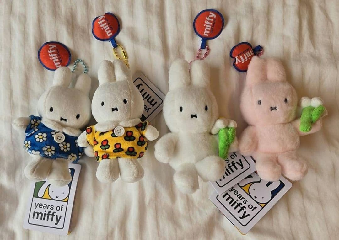 【新品】ミッフィー70周年 タイ ぬいぐるみキーチェーン 4体
