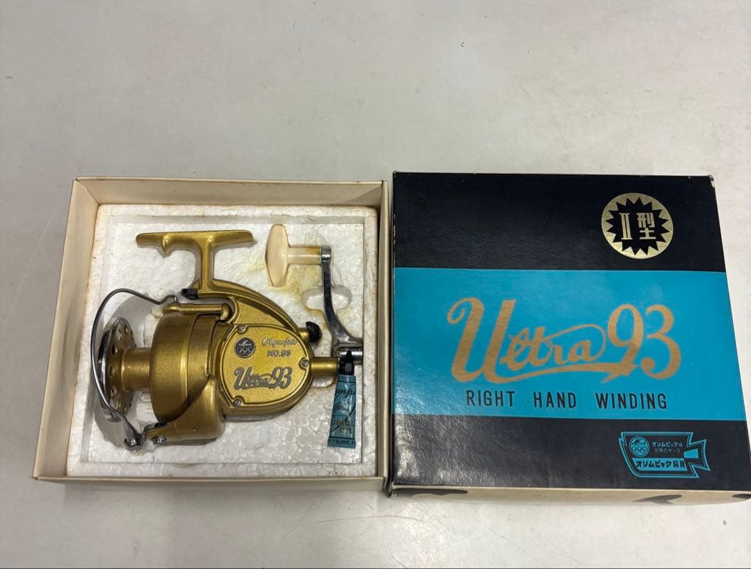 Ultra 93 スピニングリール 右巻き ゴールド