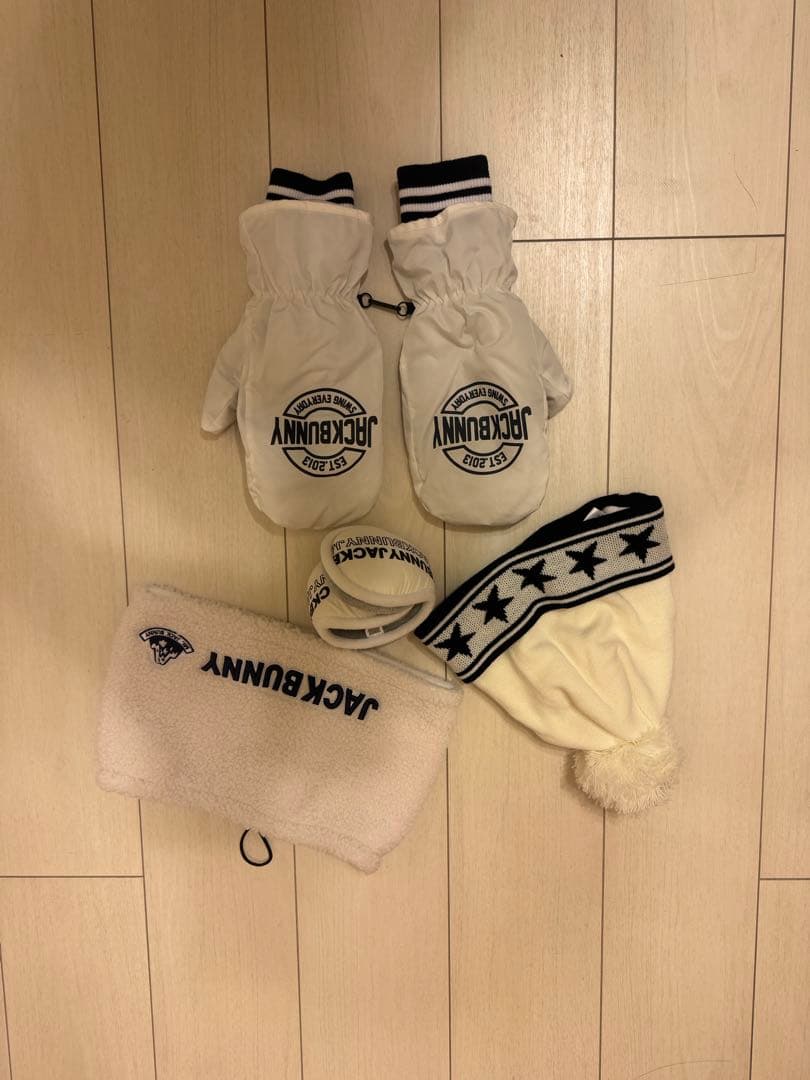 ホワイト ミトン ニット帽 ネックウォーマー　耳あてセット