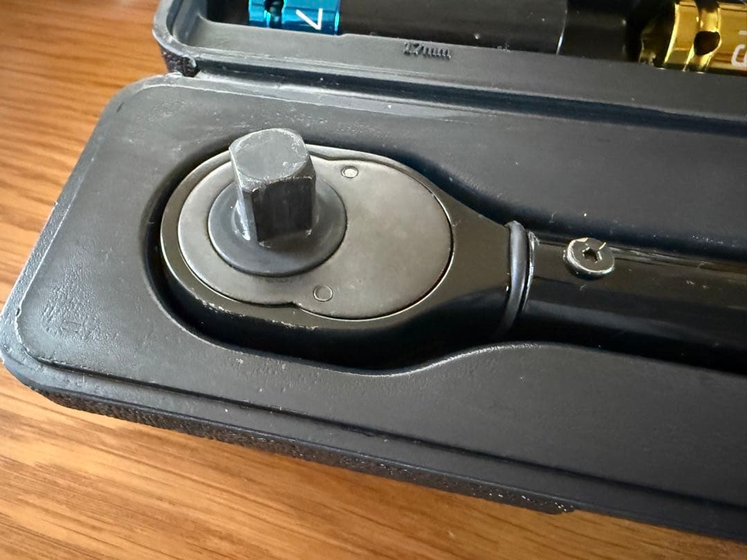 AP 1/2DR プリセット型トルクレンチセット ブラック TQS026（限定）