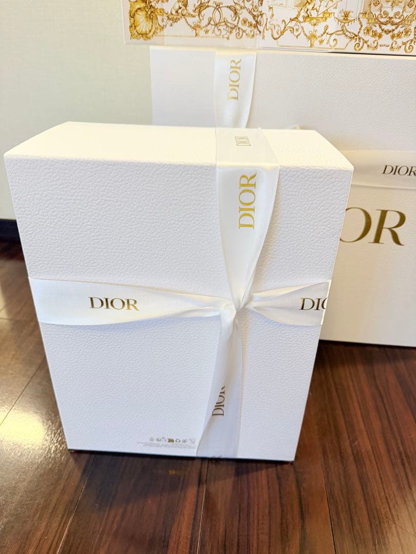 2/19まで Diorクリスマス 日めくりカレンダー 新品未開封