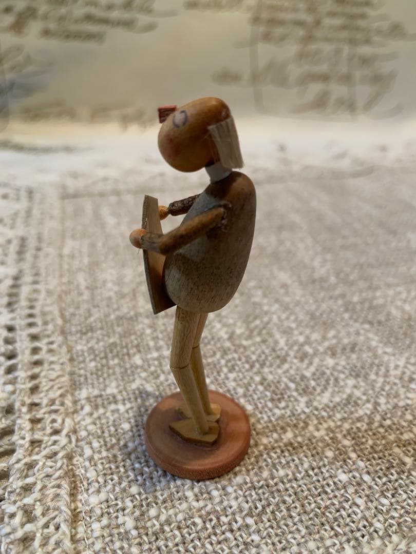 ドイツ製　木製人形　エルツ地方の珍しいユニークな文学者のお人形なんか可愛いです！