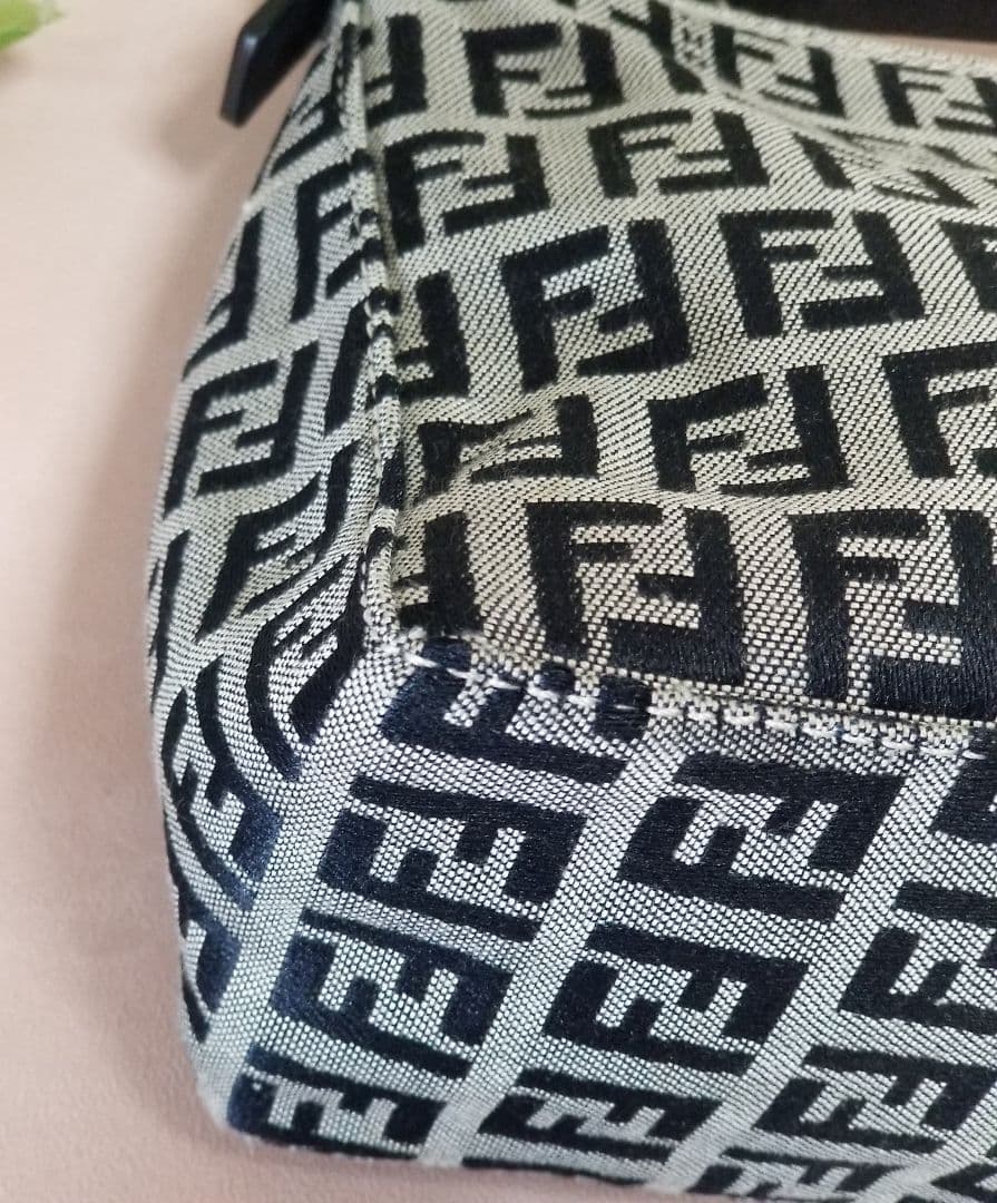 【美品】FENDI フェンディ アクセサリー ポーチ ズッキーノ ※鑑定済み