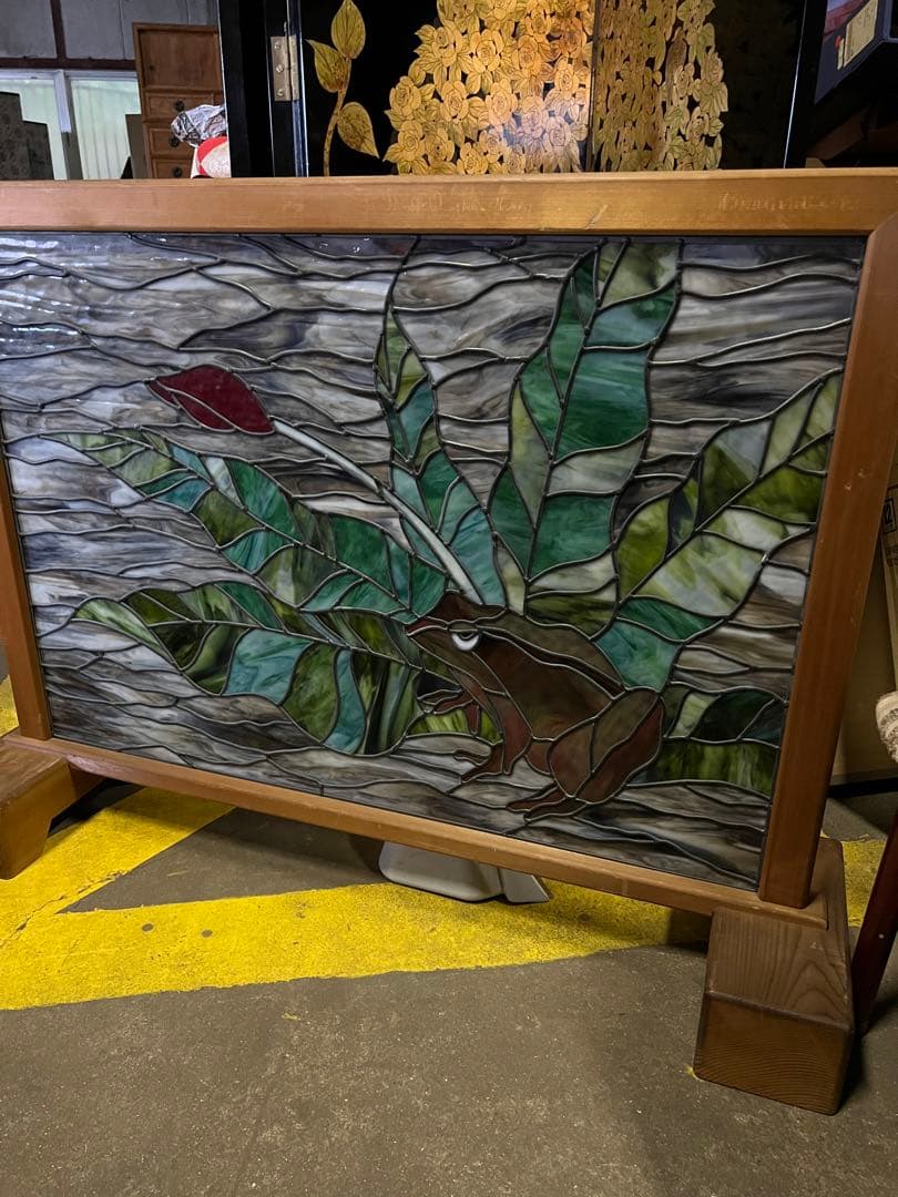 ステンドガラスのパネル葡萄ぶどう　カエル蛙