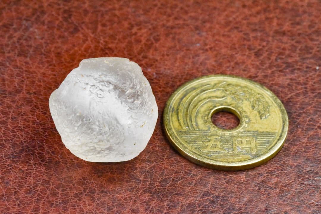 1700年代 ヨーロッパ産 氷砂糖の様な10面体トレードビーズ