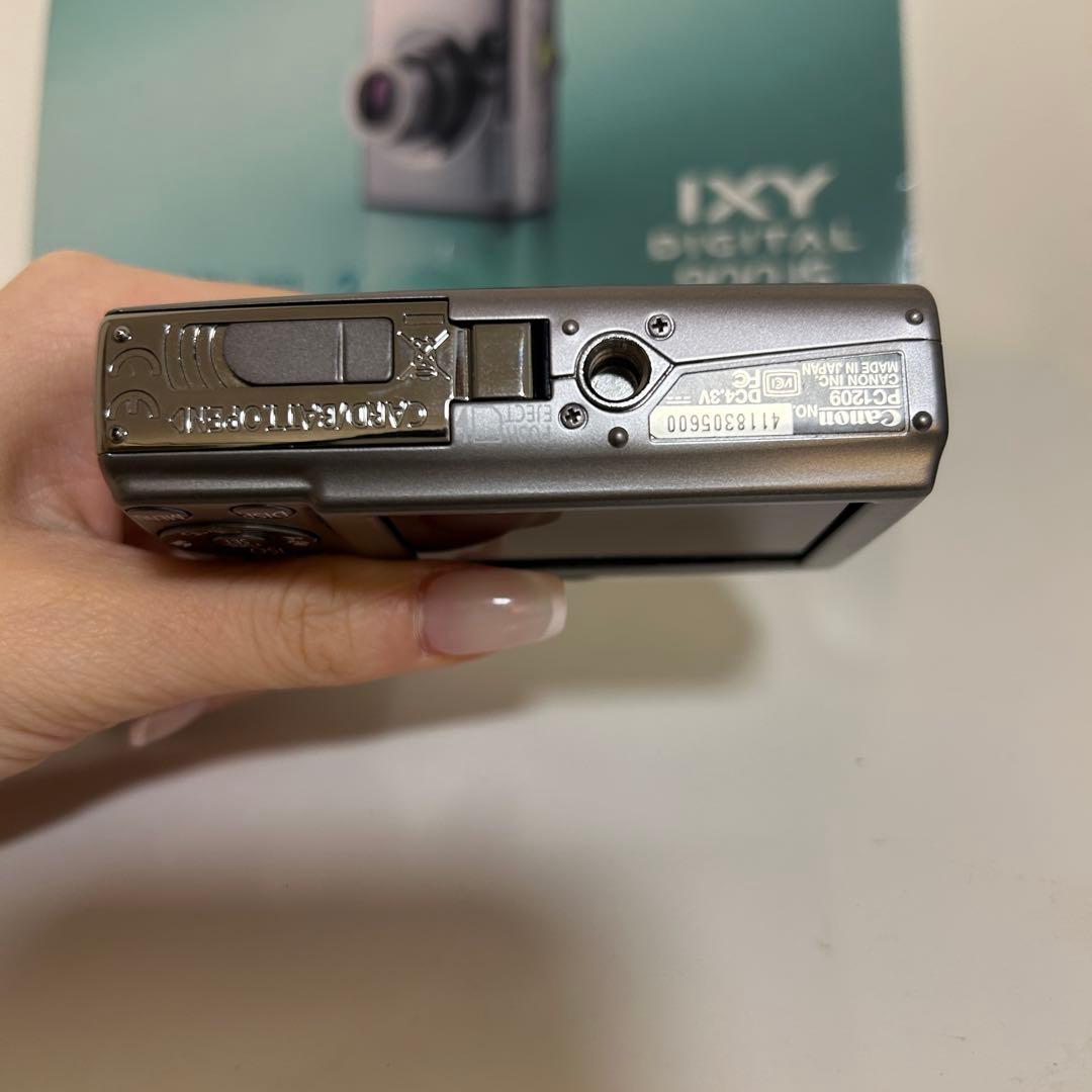 Canon IXY degital 900 is デジカメ
