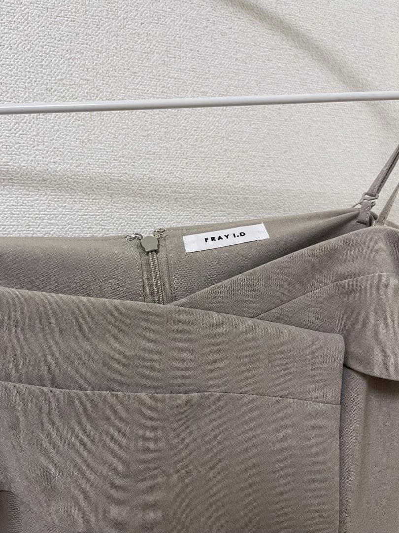 【ゆきこ】FRAY I.D 2WAYオフショルペプラムブラウス