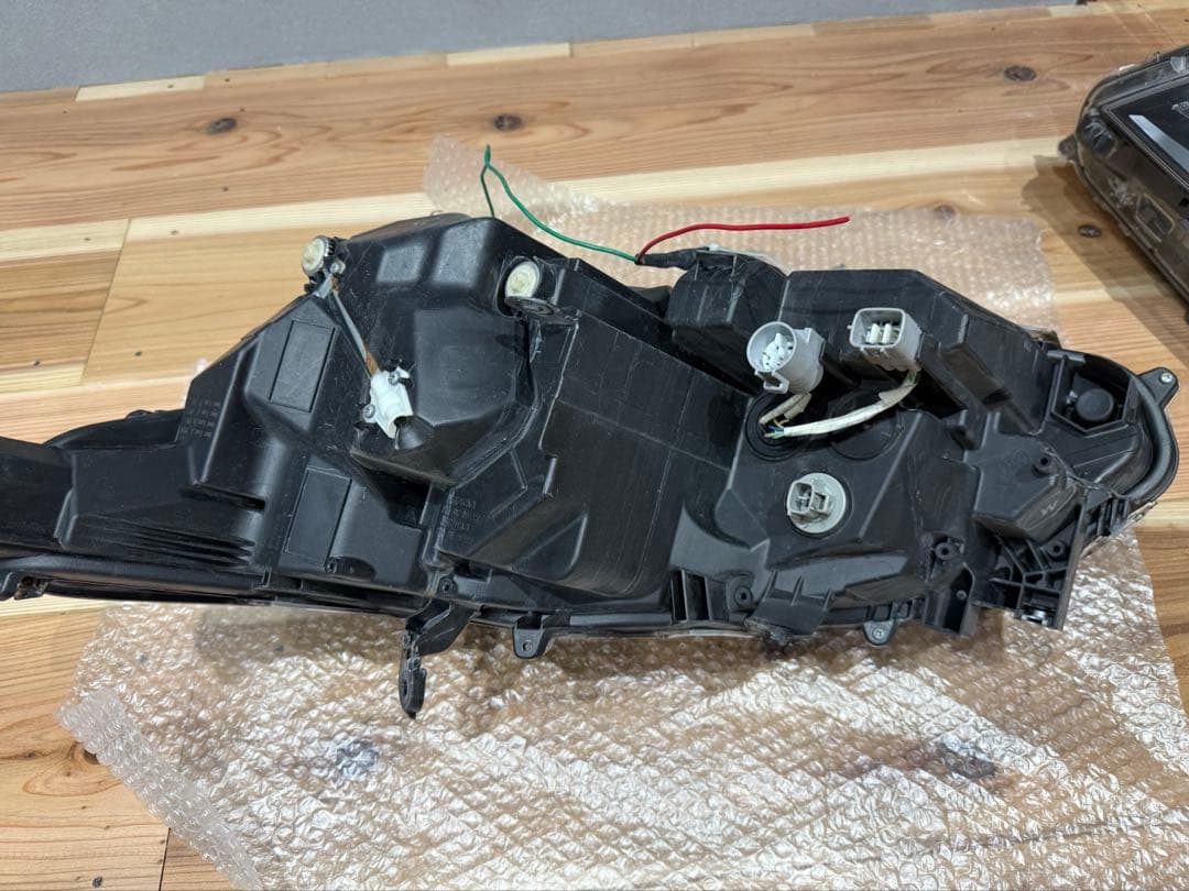 210系クラウン後期 社外ヘッドライト 左右セット