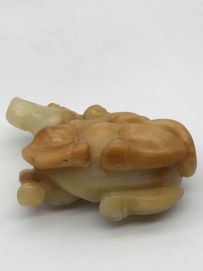 漢時代　和田玉　瑞獣　瑞馬と猿　馬上封候　神駿　玉彫り　古玉石(F-30)