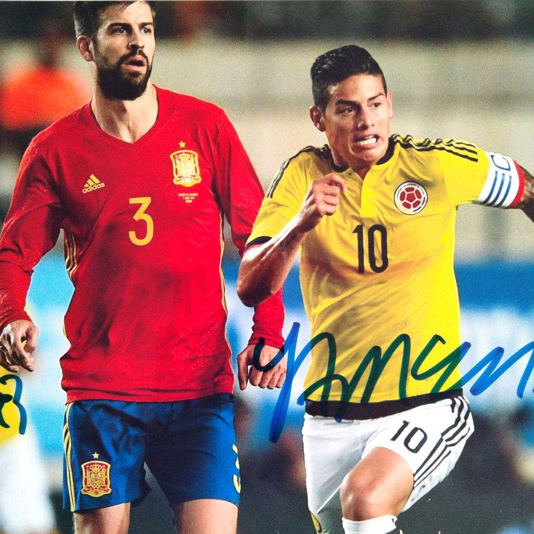 セール中…ロドリゲスとジェラール・ピケ直筆サイン入り超 特大写真…