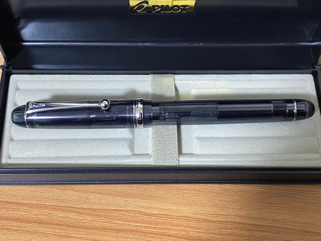 パイロット 万年筆 カスタム74 透明ブラック　中字M