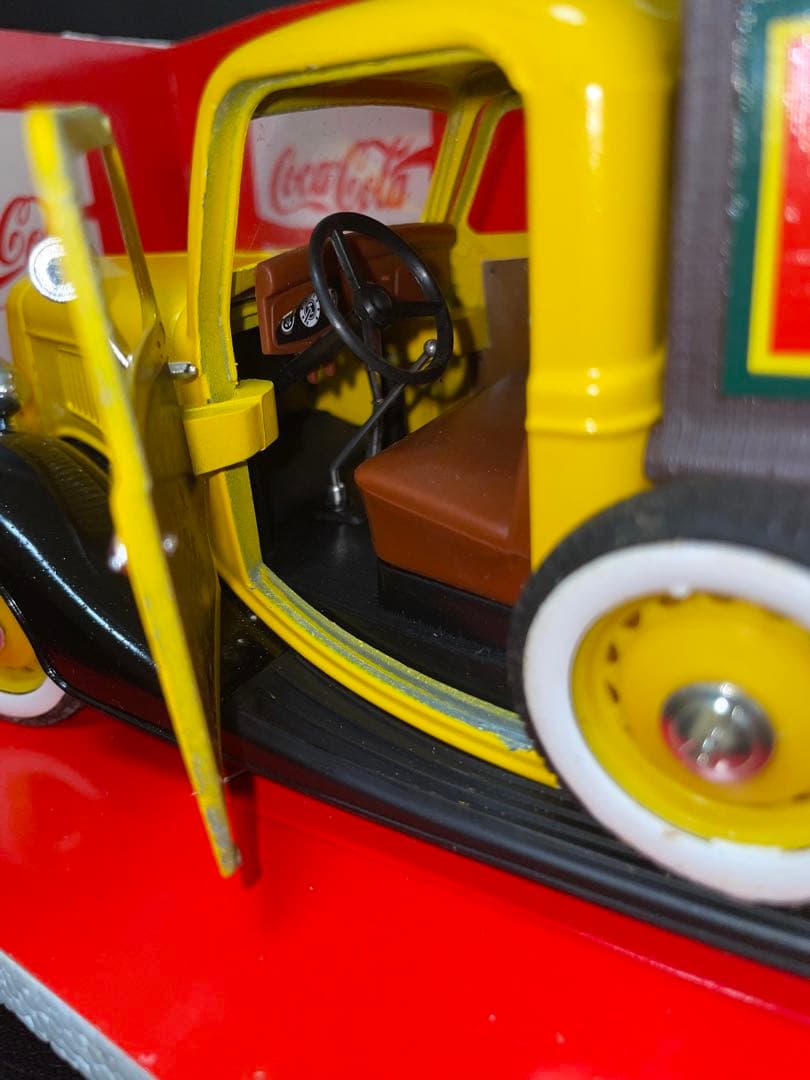 Coca-Cola  Ford V8 全長約23㎝　SOLIDO社　フランス製