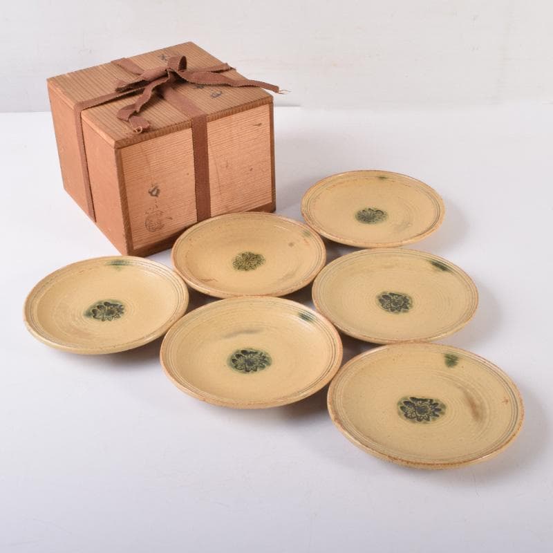 和食器　黄瀬戸　加藤春二作　桐文　銘々皿　六客　共箱　C　7435