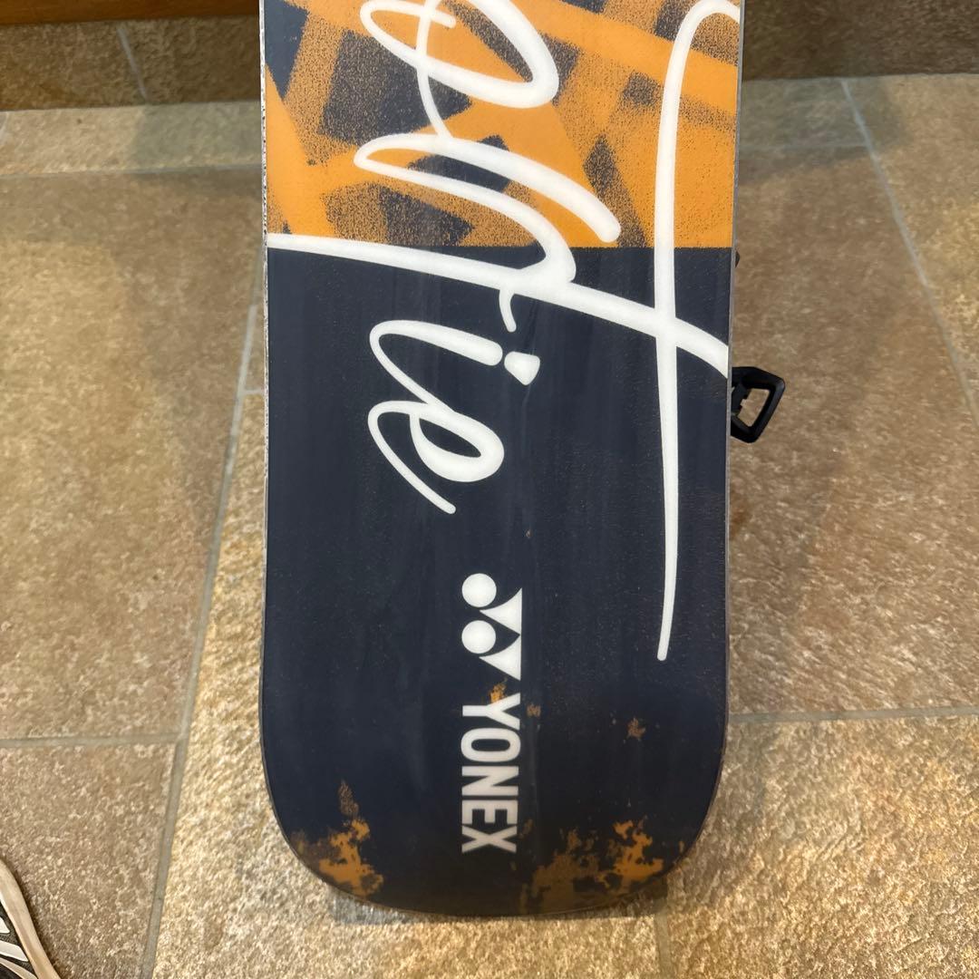YONEX スノーボード 120cm とFLOWビンディング付　対応:小学生