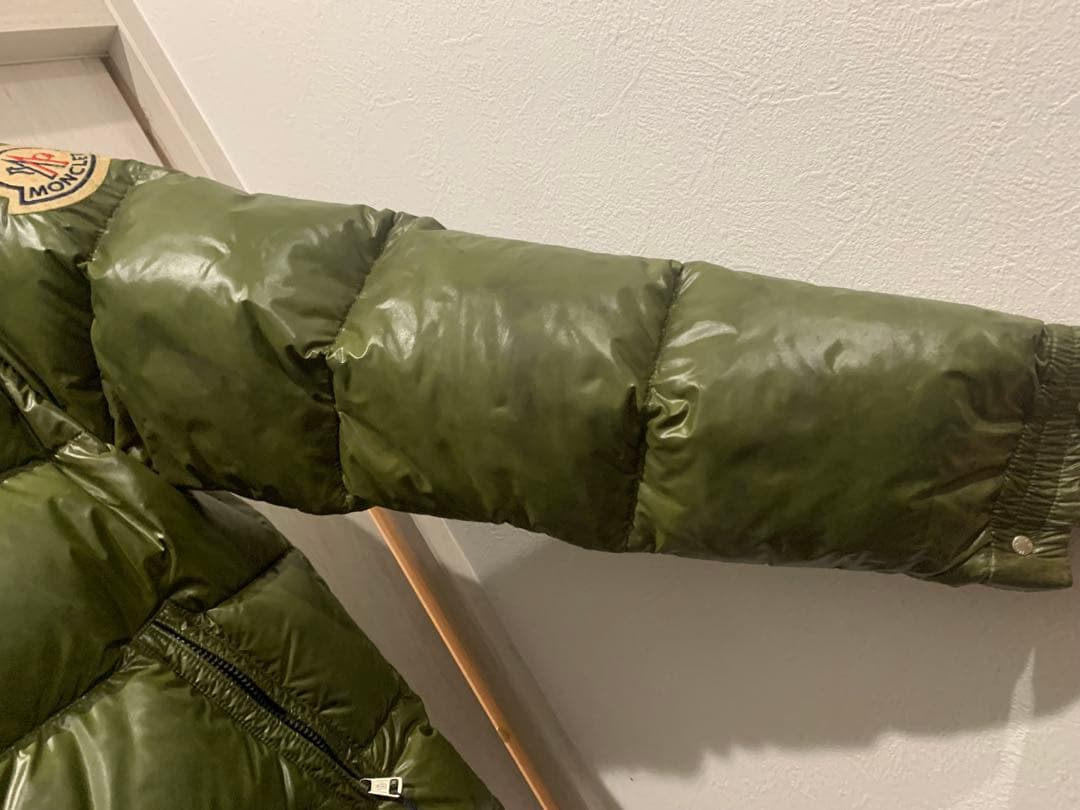 モンクレール　 ダウンジャケット EVEREST グリーン系　サイズ2