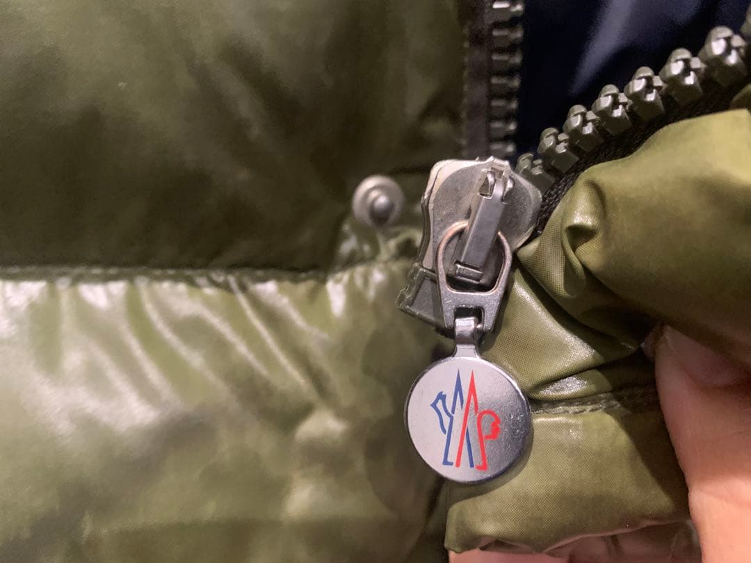 モンクレール　 ダウンジャケット EVEREST グリーン系　サイズ2