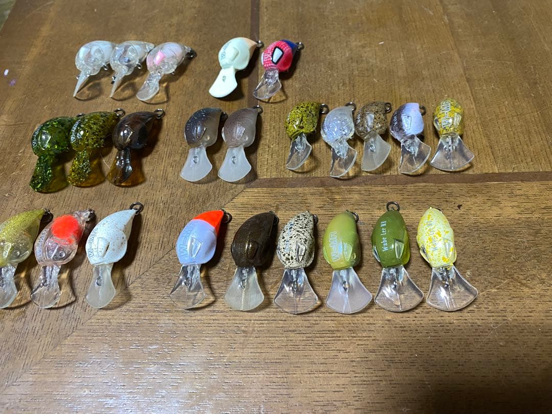 ★管釣トラウト　クランク　DFJ ウェイブラ一　レアカラ一ばかり24個　未使用