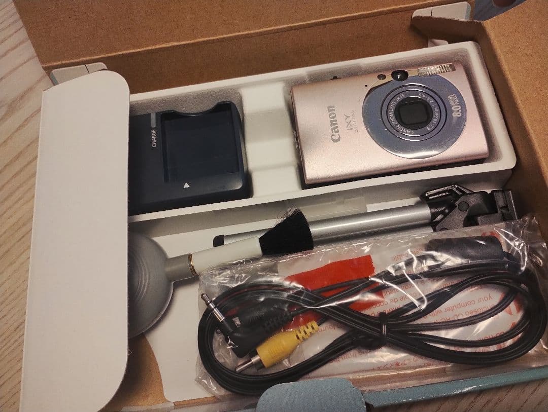 Canon IXY DIGITAL 2015 本体と付属品