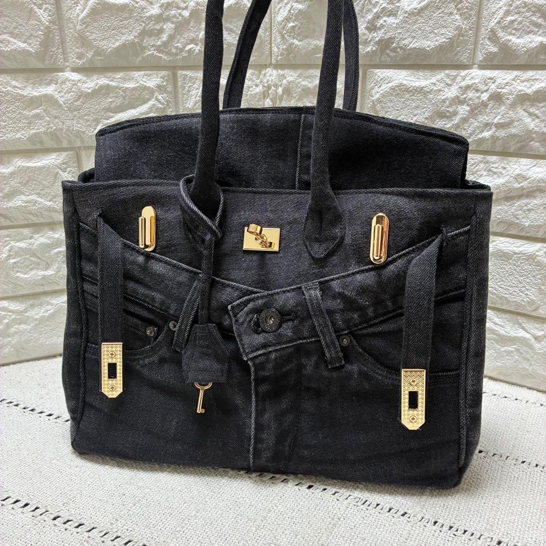 デニムリメイク フラップ付きトートバッグ　Sサイズ　 ブラックデニム　南京錠付き