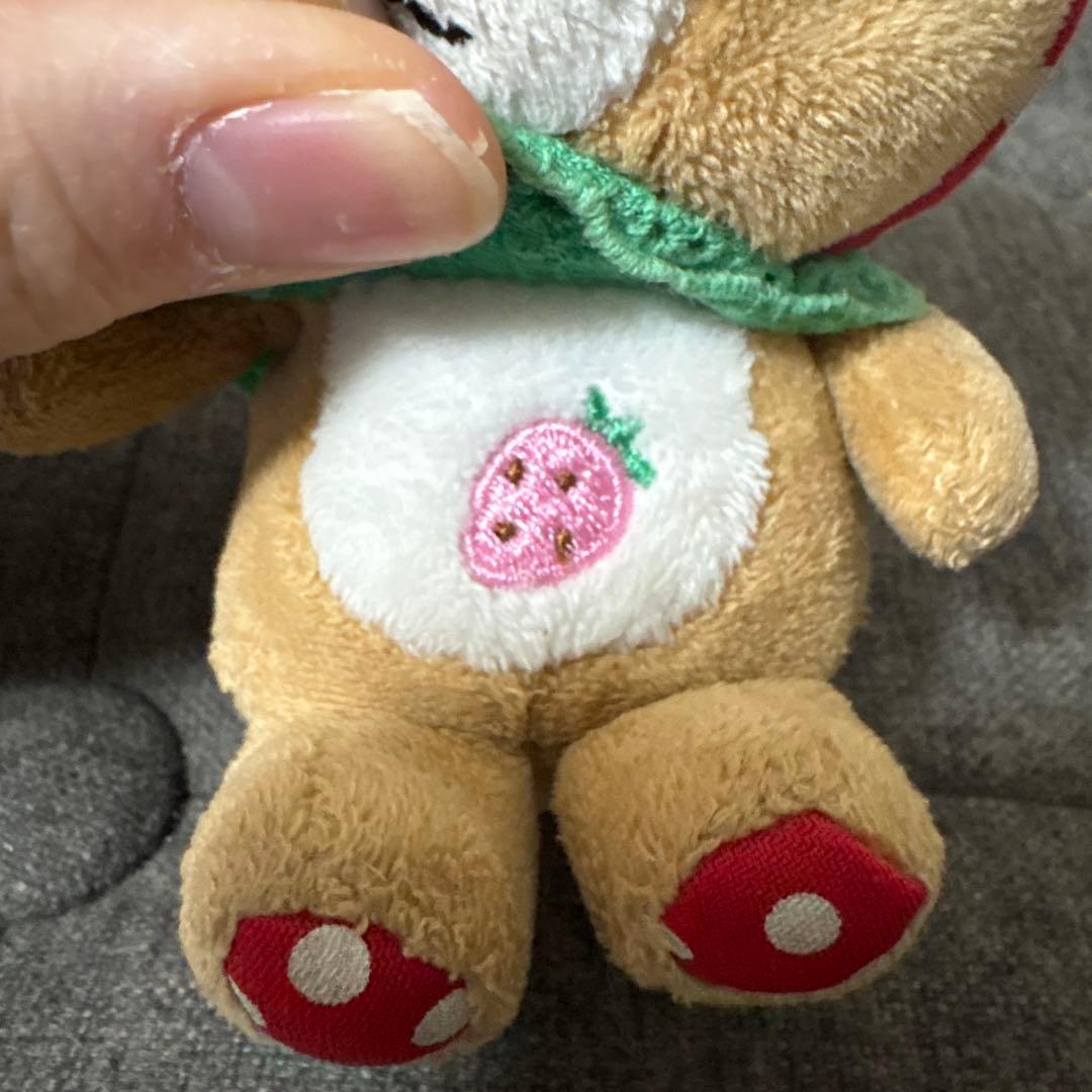 [レア] くろうさ　イチゴになりたいくろうさ　キーホルダー