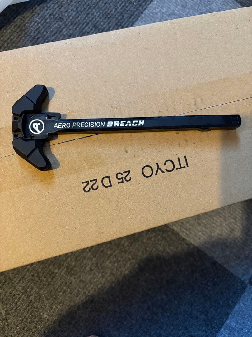 か*ぐ様 AERO PRECISION チャージングハンドル GHK V3で使用