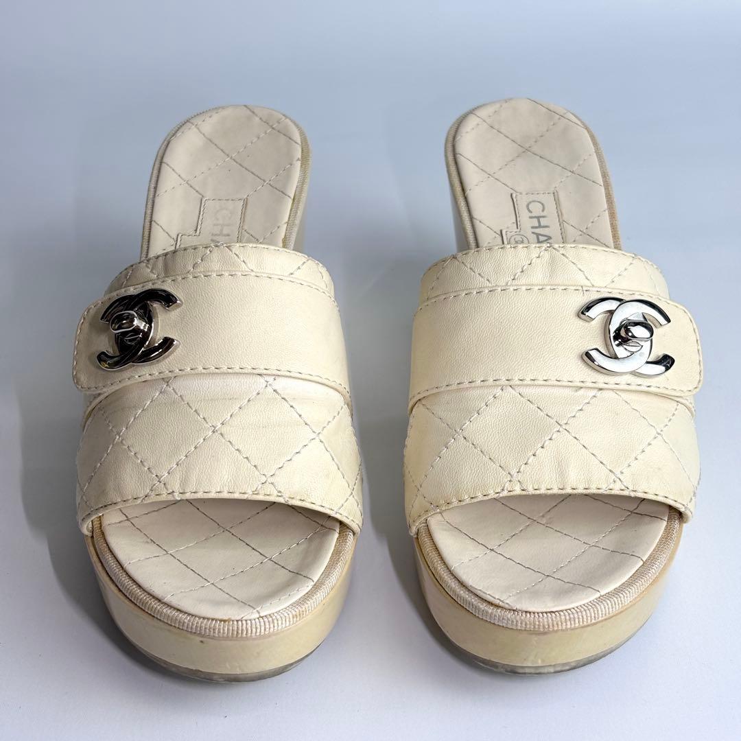 CHANEL シャネル ターンロック ミュール レザー アイボリー ヒール8㎝