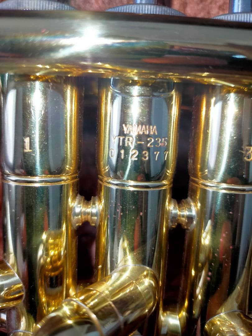 YAMAHA　ヤマハ　トランペット　ytr 235 　金色　ケース付　付属品あり