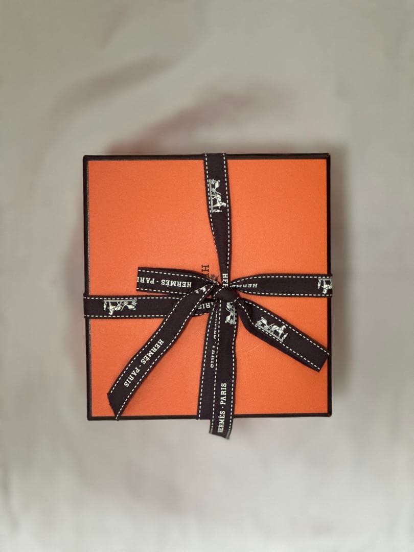 エルメス 新品未開封箱付きマグカップ カヴァリエアンフォルムHERMES 紙袋付