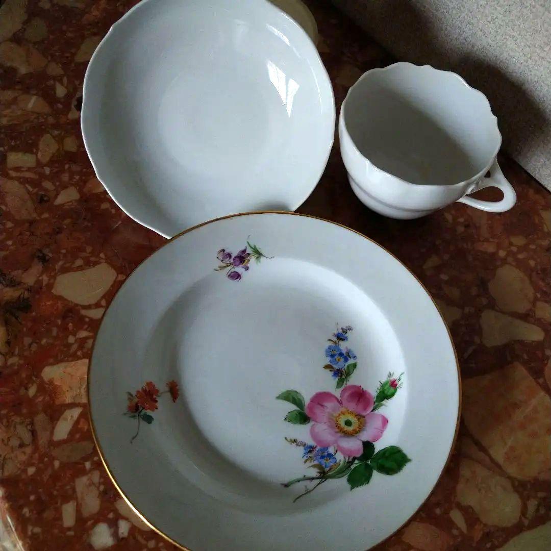 ヤマザキです ピンクの薔薇と紫の菊、オレンジのナスタスチウムのトリオ3点