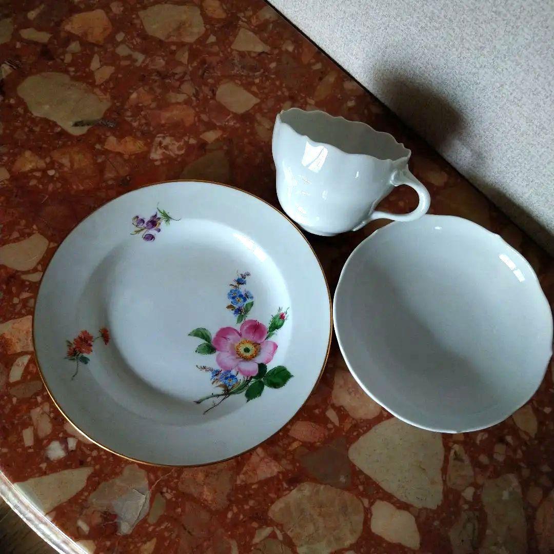 ヤマザキです ピンクの薔薇と紫の菊、オレンジのナスタスチウムのトリオ3点