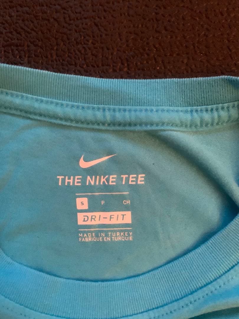 ナイキ　トレンド　Nike train 上下　シャツS インナーL