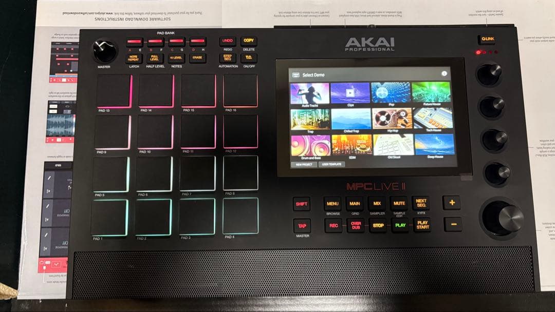 AKAI MPC Live II 本体　mpc3.5.0 増設SSD1tb付き