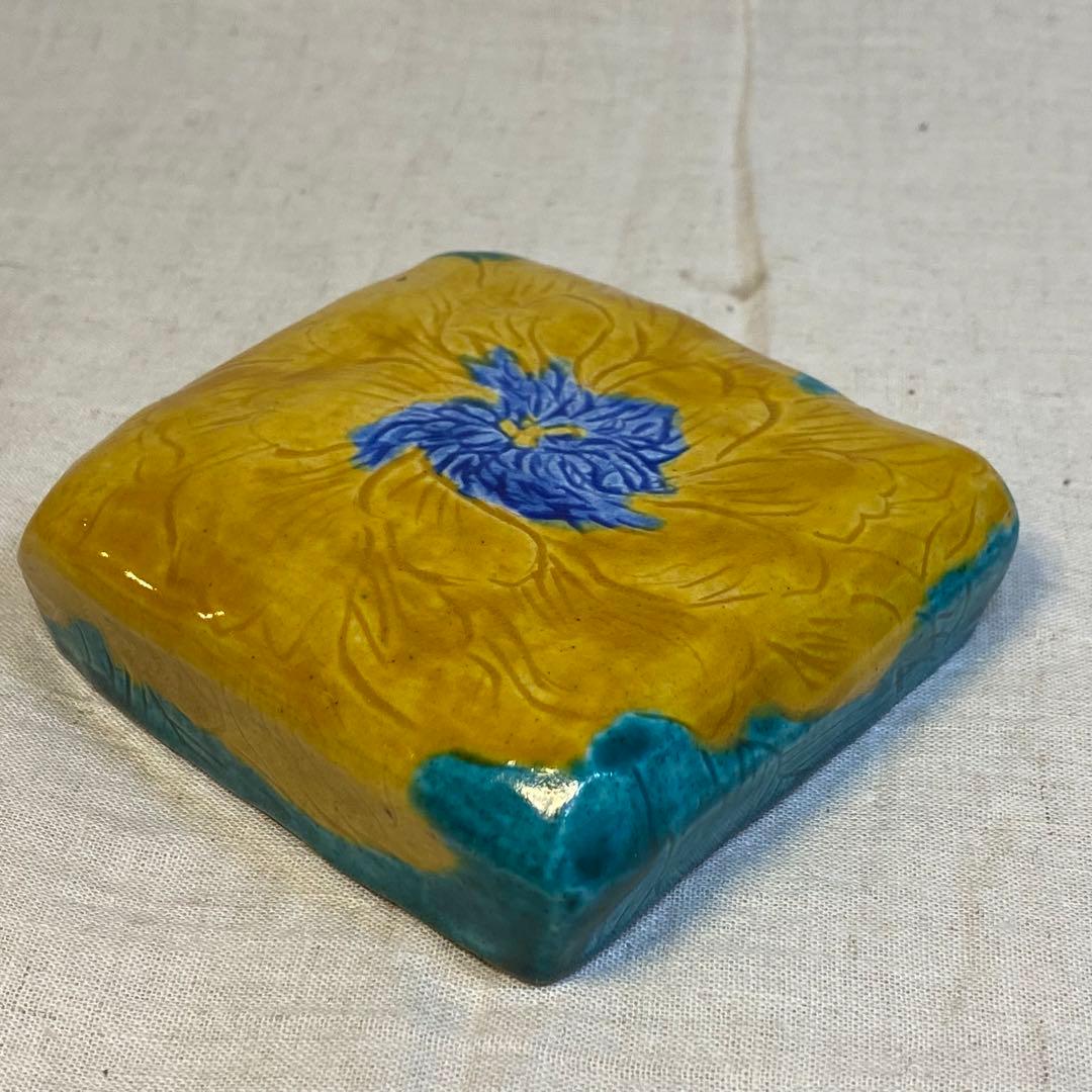 九谷焼　香合　花の図　春夏秋冬　茶道具　在銘