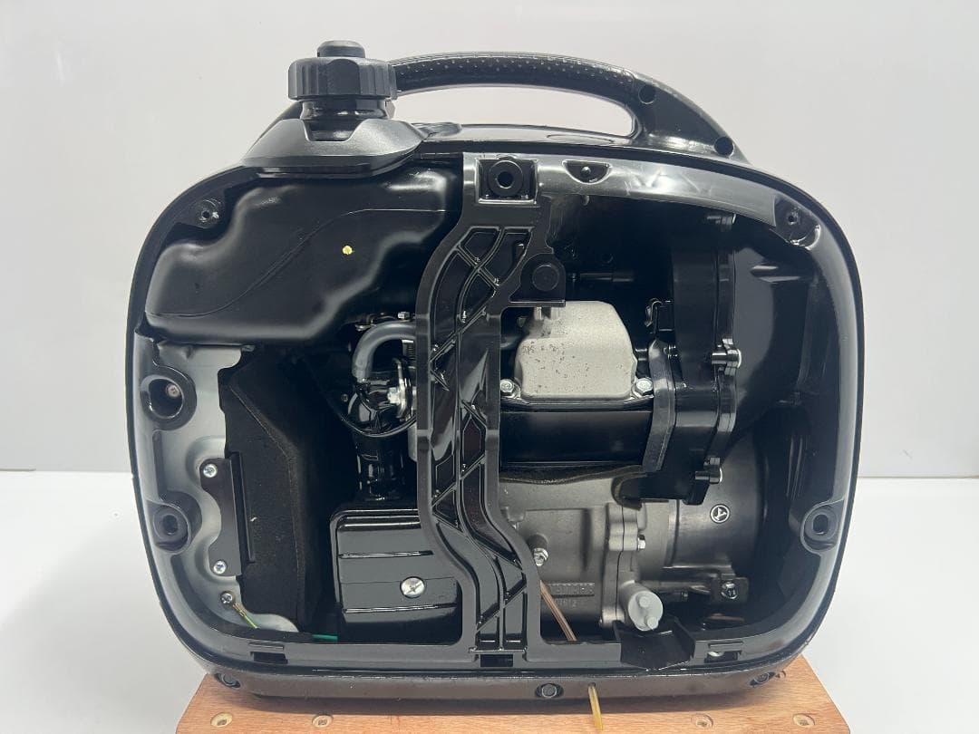 新ダイワ インバーター発電機 iEG1600M 【動作良好・保証付】★81213