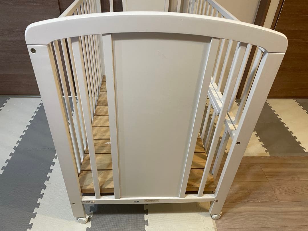 ホワイト 木製 ベビーベッド キャスター付き