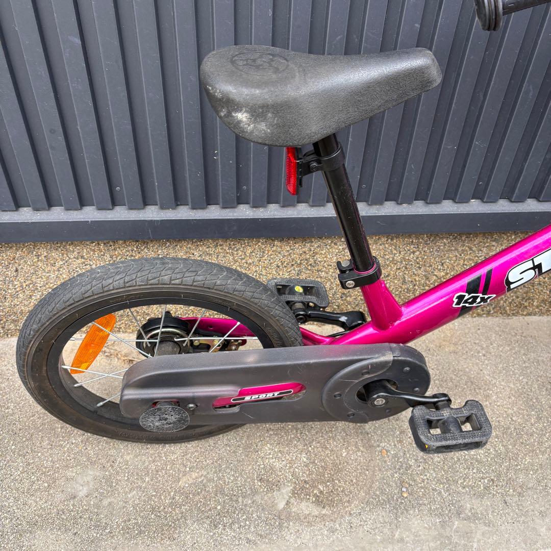 STRIDER14xストライダー フューシャピンク ペダルスタンド付
