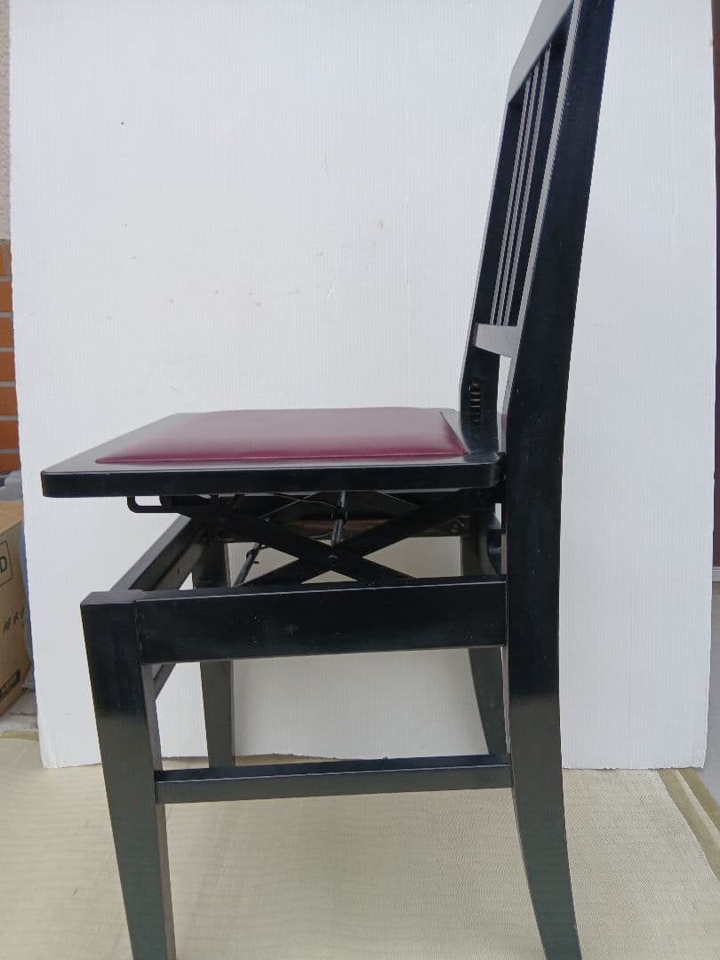 ヤマハ背もたれ付、ストッパー付、ピアノ椅子　昭和レトロ　中古品