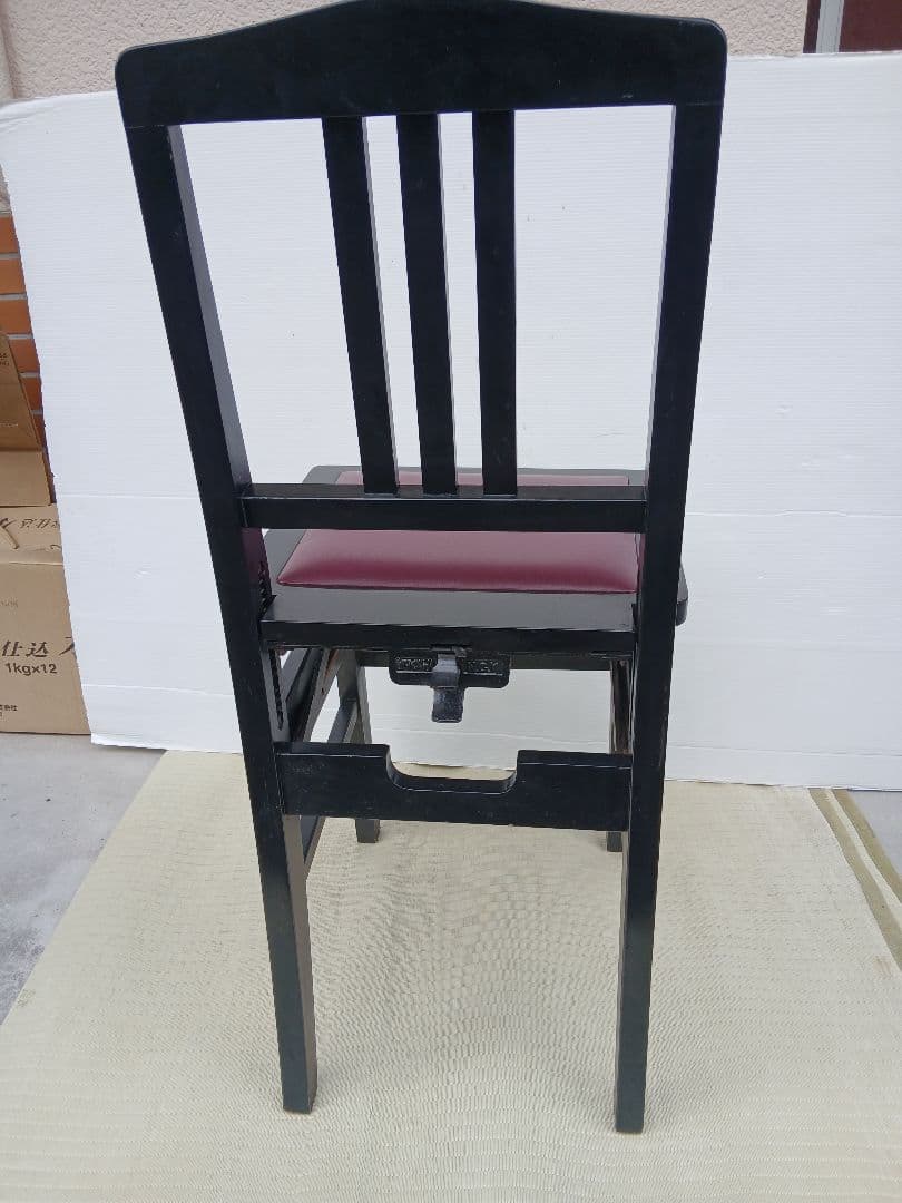 ヤマハ背もたれ付、ストッパー付、ピアノ椅子　昭和レトロ　中古品