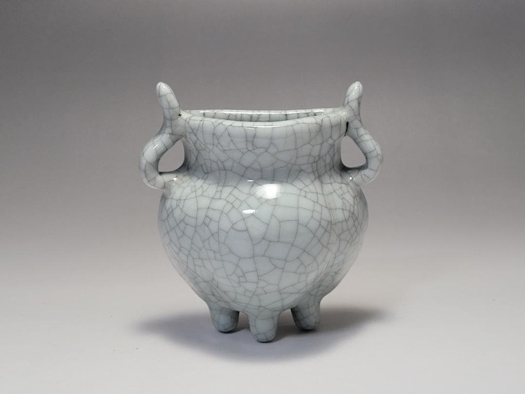 白磁 貫入 三足香炉型 掛花入 明清時代 幅約8.7cm