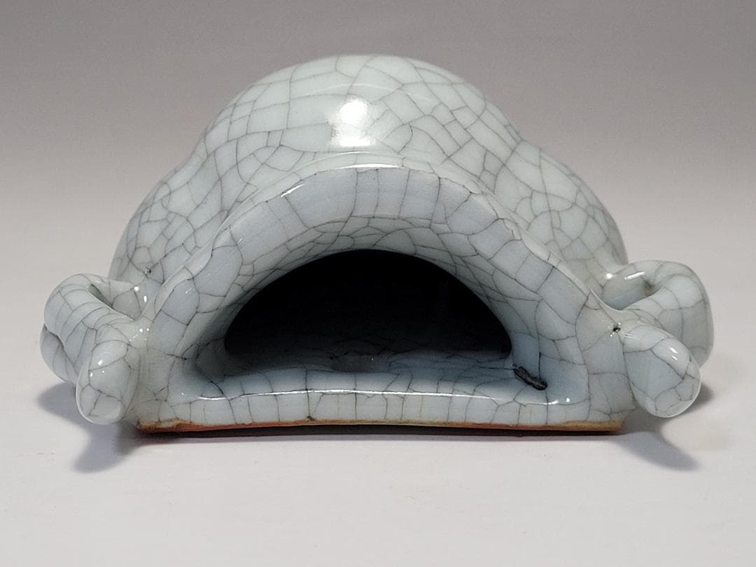 白磁 貫入 三足香炉型 掛花入 明清時代 幅約8.7cm