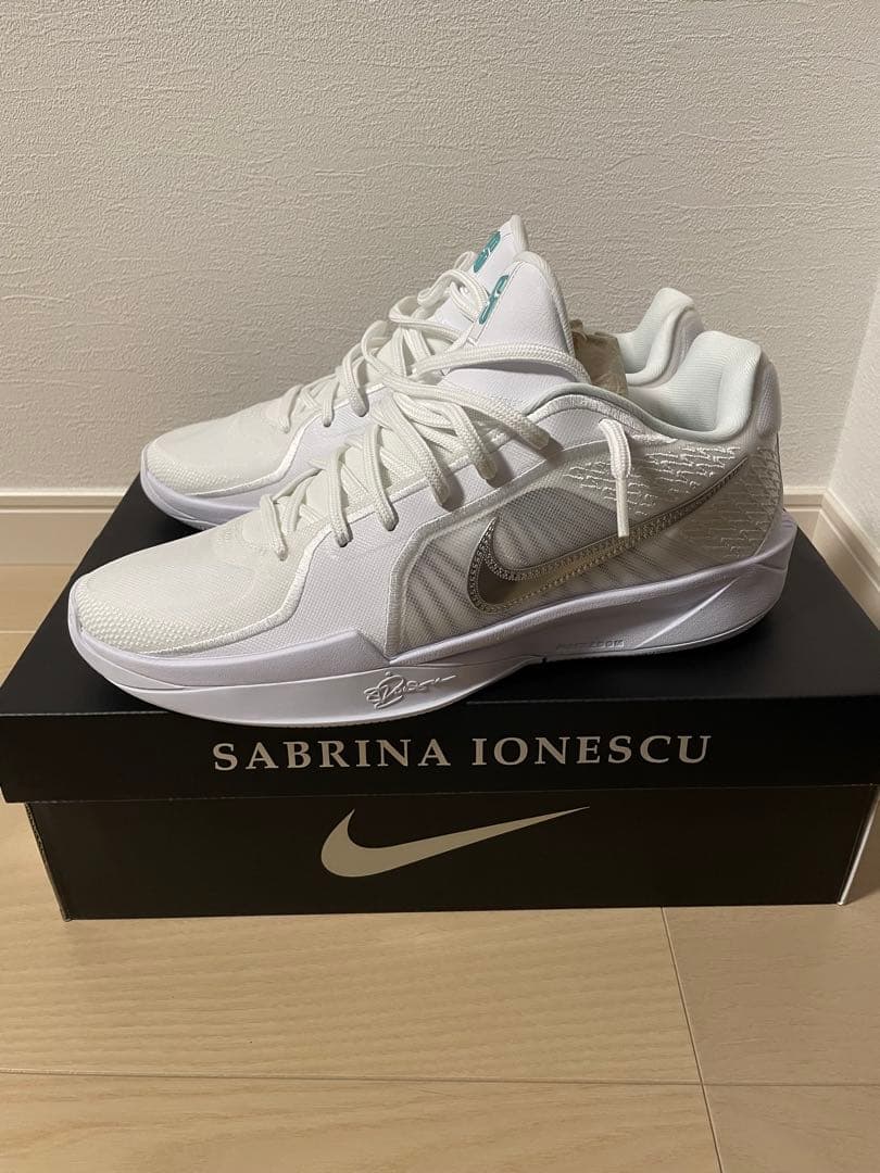 Sabrina Ionescu 2 ホワイト、シルバー