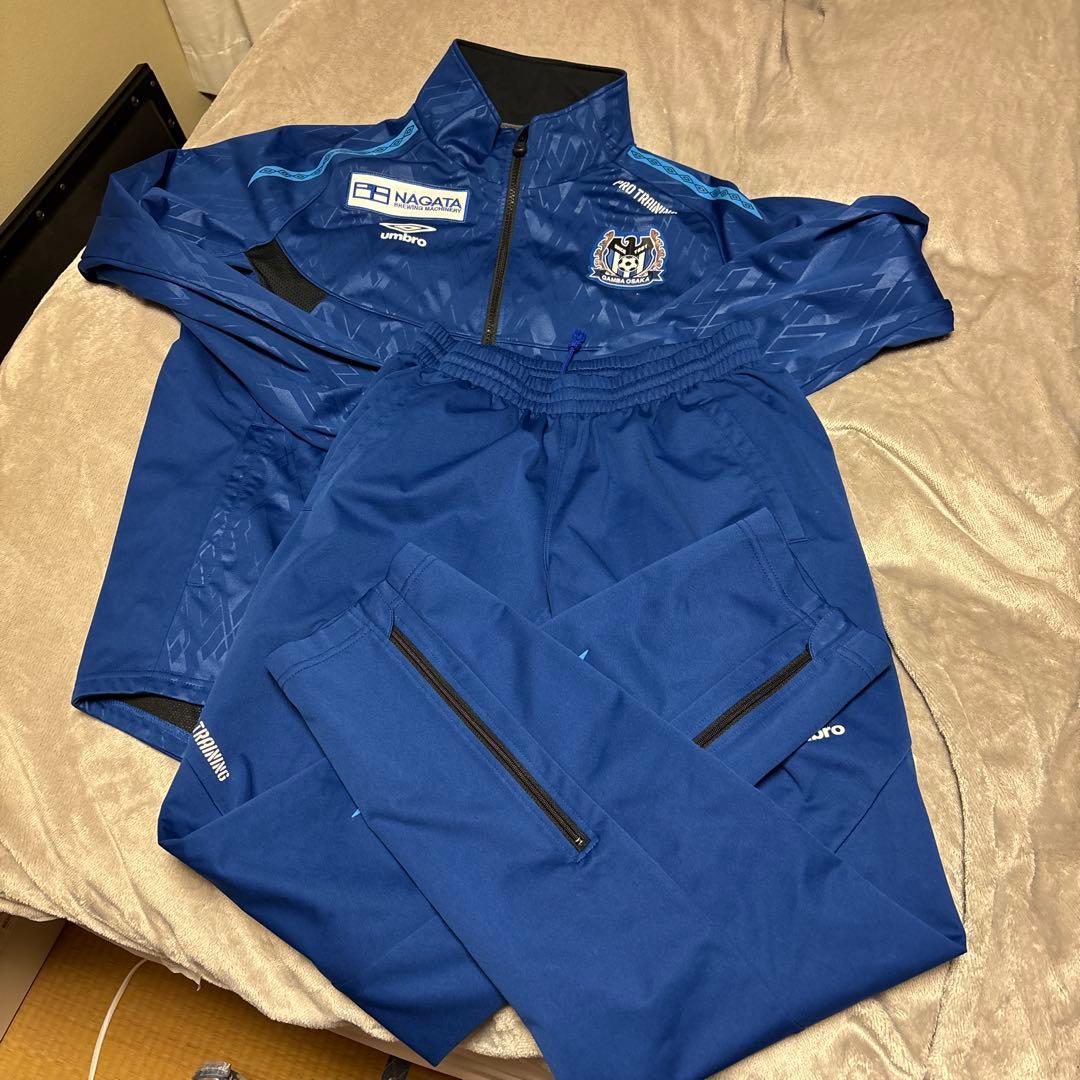 ガンバ大阪　支給品　ウォーマー