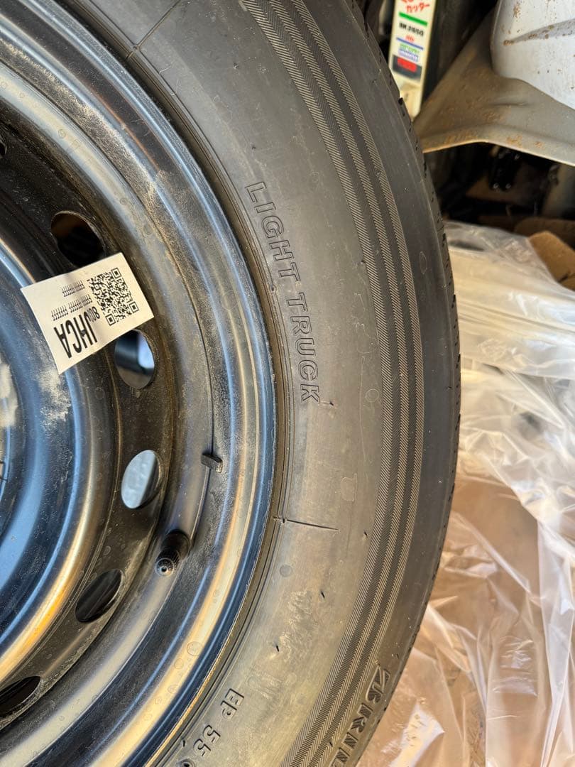 ブリヂストン エコピア　ハイエース純正15インチ タイヤセット5本スペア含む